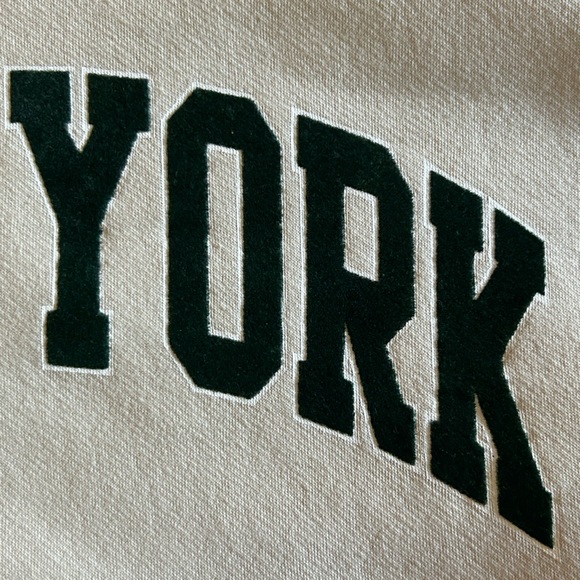 Cream 'New York' Sweatshirt Size M - Picture 9 of 11